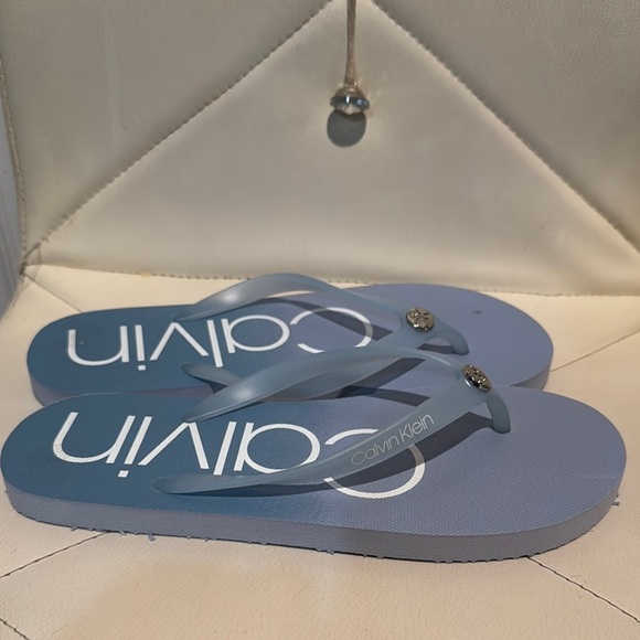 Calvin Klein Blue Sandals Modern Thong Style - Picture 2 of 5